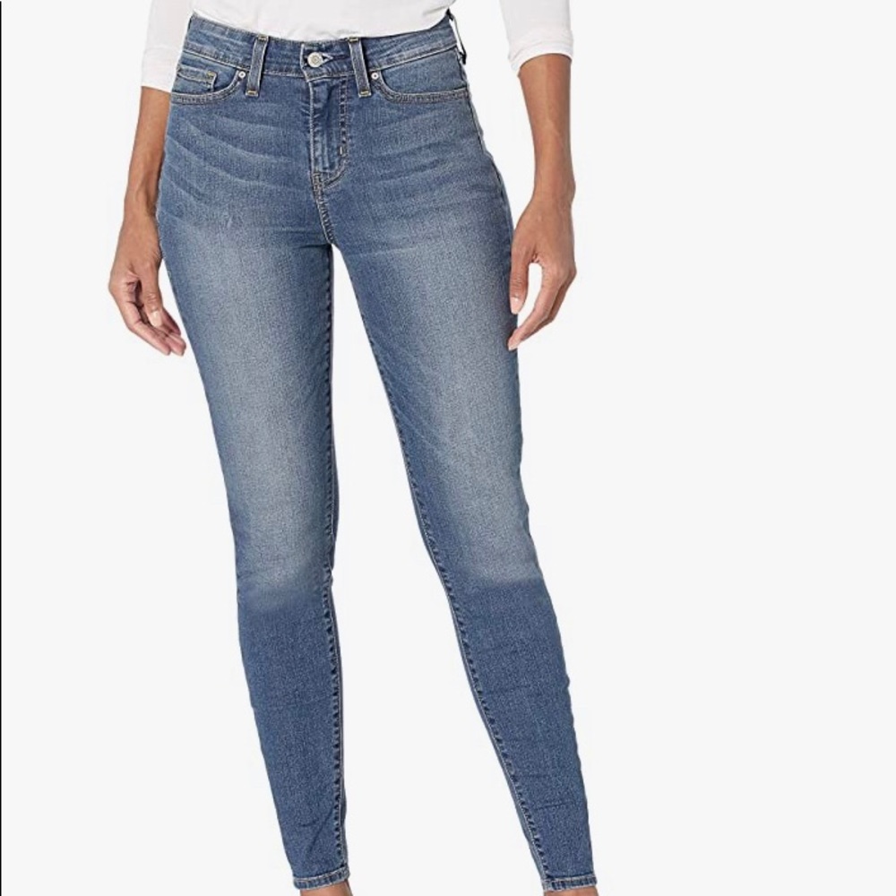 Levi’s Signature Mid Rise Skinny Blue Denim Jeans